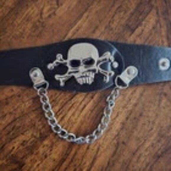 Lot of (4) Rock/Punk/Goth/Metal Leather Style Skull Wristbands/Bracelets - Picture 8 of 9